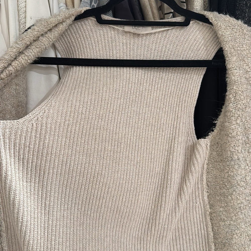 Vest - Picture 5 of 7